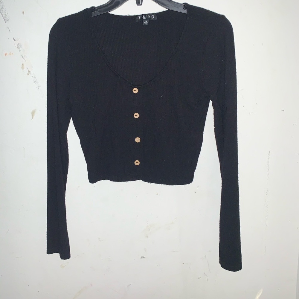 T•I•M•I•N•G button black crop top